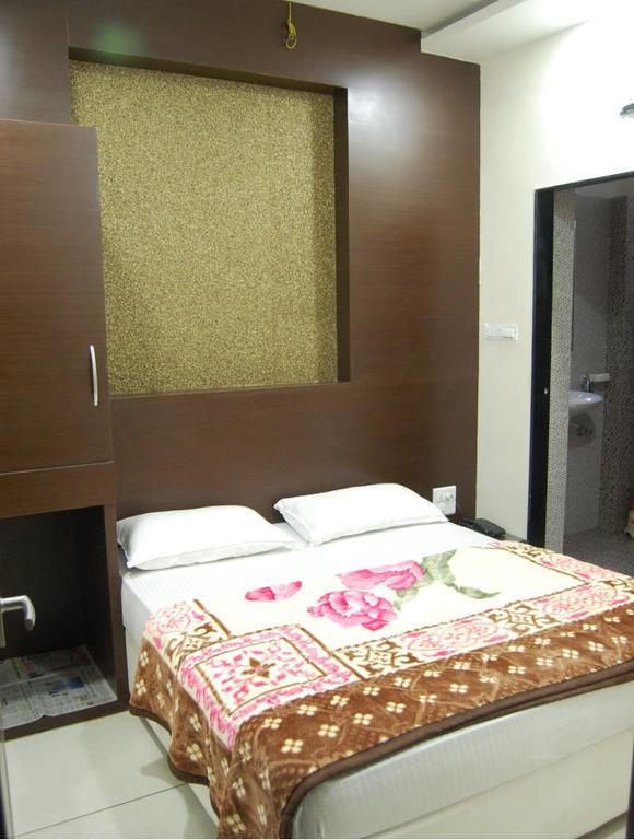 Hotel Poonam Palace Ujjain Camera foto